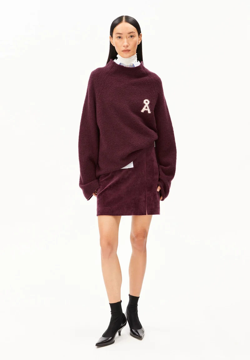 VANJARAA VELVET | dark cranberry