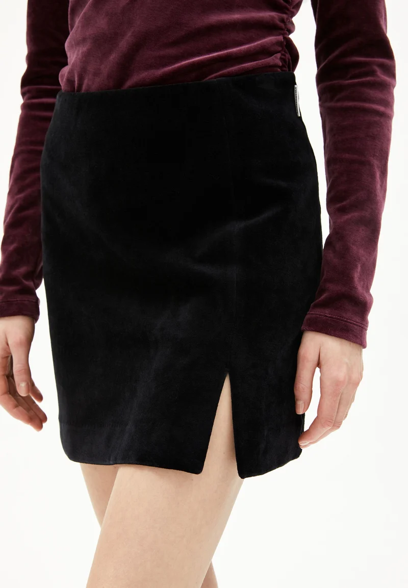 VANJARAA VELVET | black