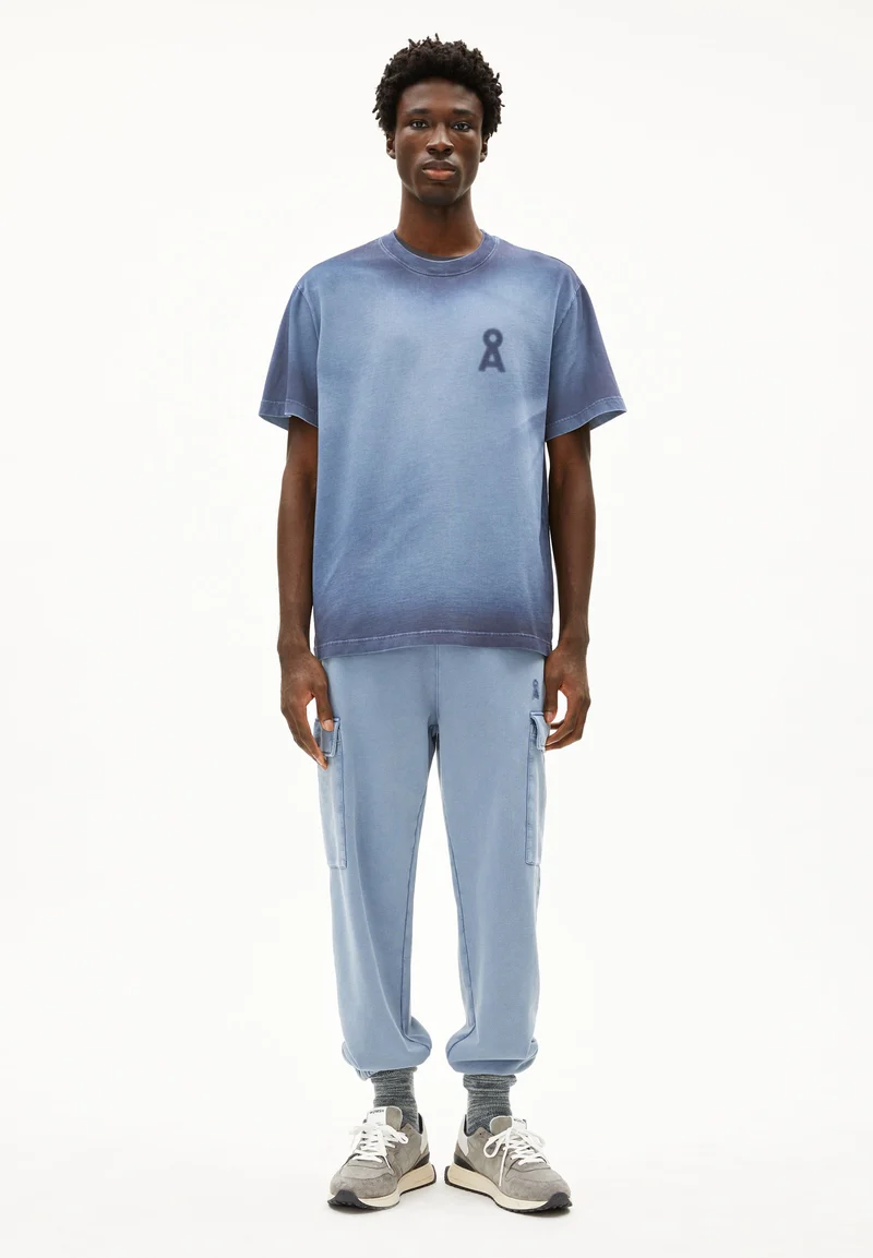 AADRU GMT DYE SPRAY T-SHIRT | nightshadow washed