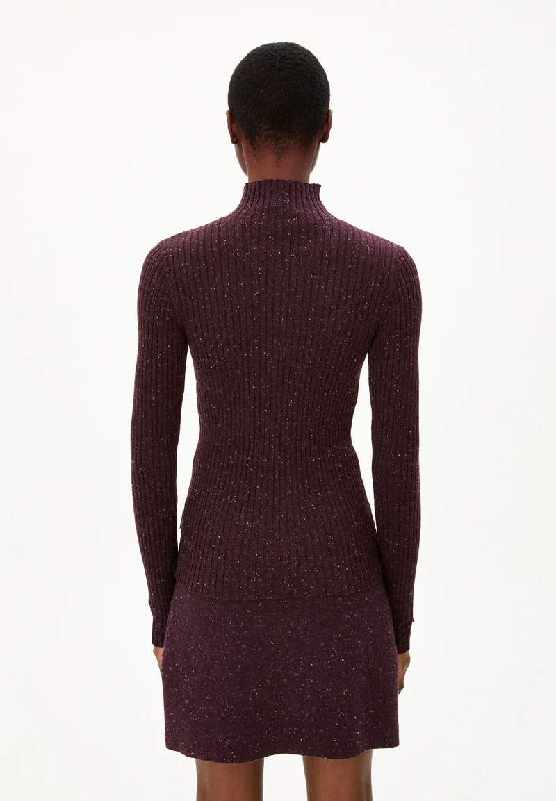 ALAANIA TWEED | dark cranberry