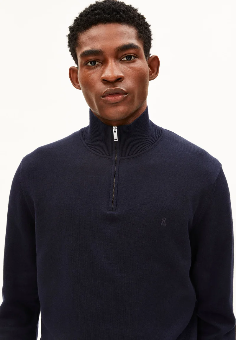 FAABES STRICKPULLOVER | night sky