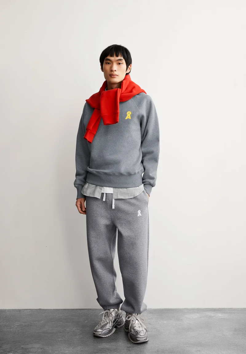 ICONIC Å MEL SWEATSHIRT | silver melange