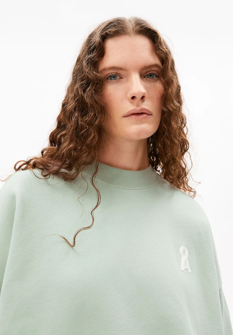 ICONIC Å ALIZAA SWEATSHIRT | foam