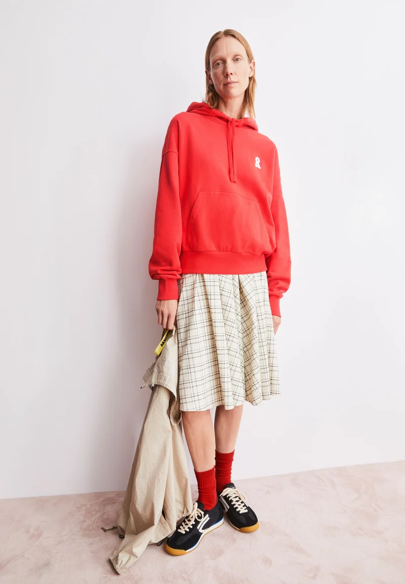 ICONIC Å FRANCISARAA HOODIE | mars red