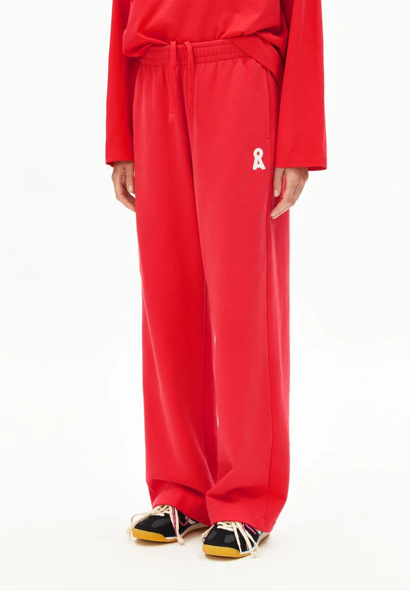 ICONIC Å IVAARA SWEATHOSE | mars red