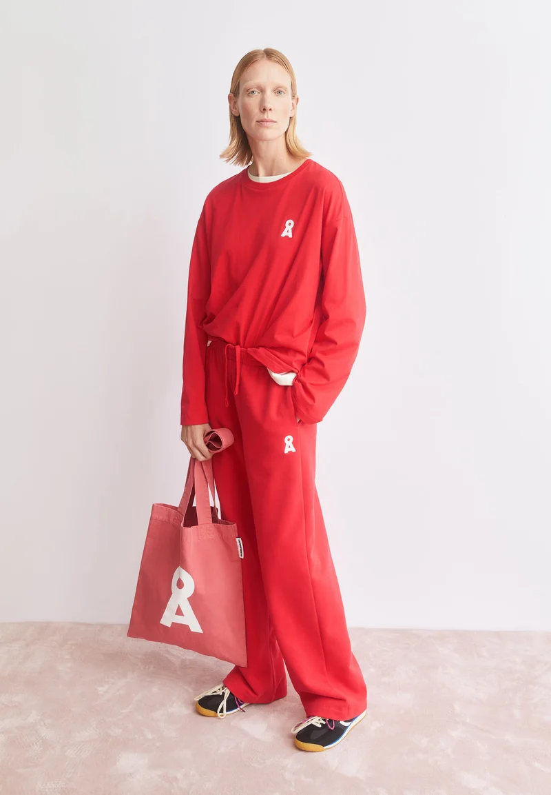ICONIC Å IVAARA SWEATHOSE | mars red