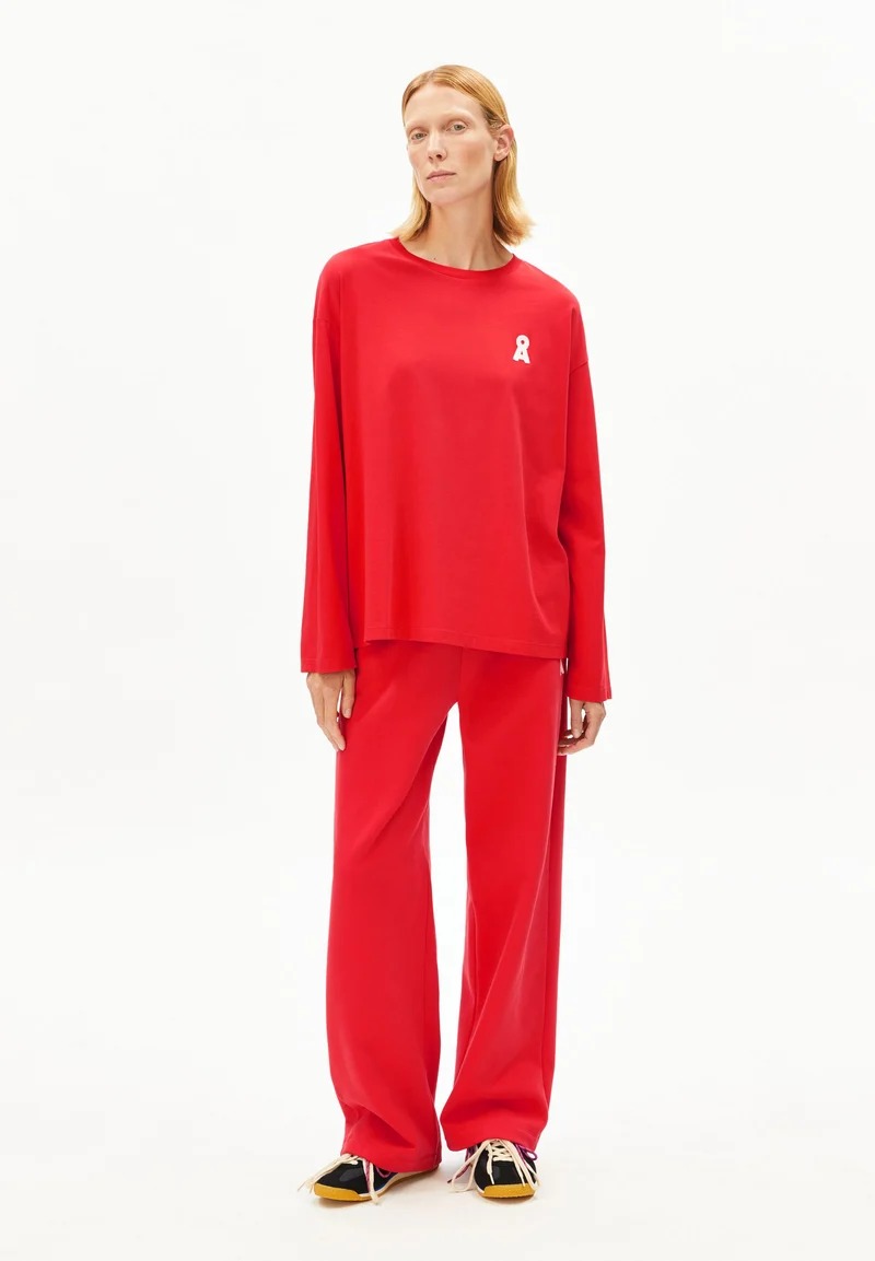 ICONIC Å IVAARA SWEATHOSE | mars red