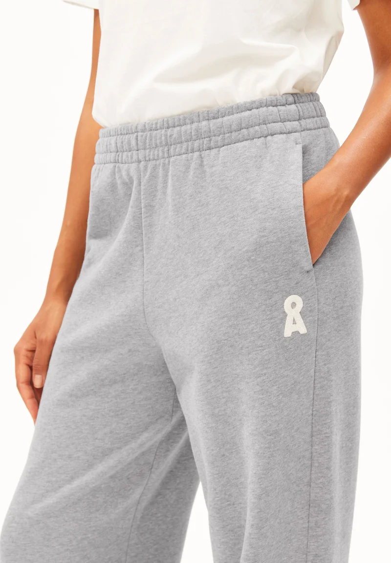 ICONIC Å IVAARA SWEATHOSE | silver melange