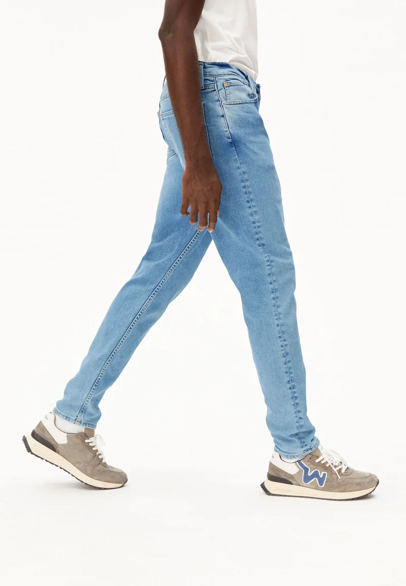 AARJO TARPA TAPERED JEANS | cloud
