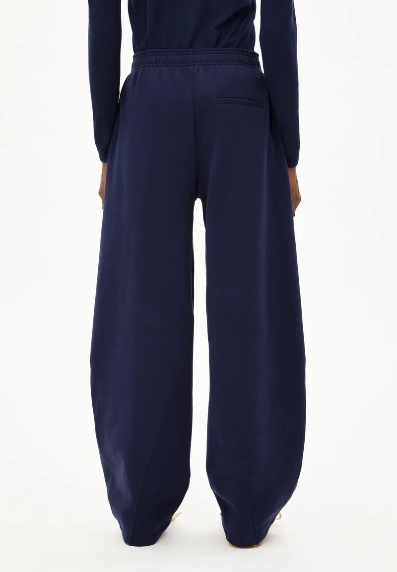 BELLAISAA | tinted navy