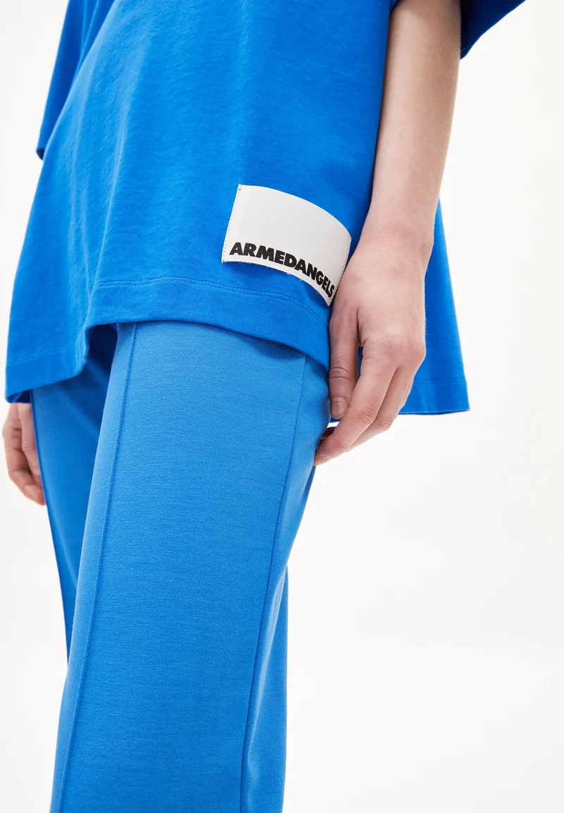 LAAURI | warm blue