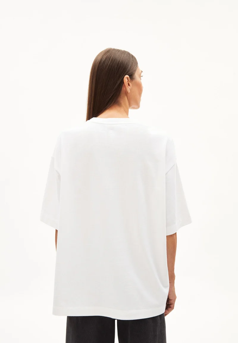LAAURI | white