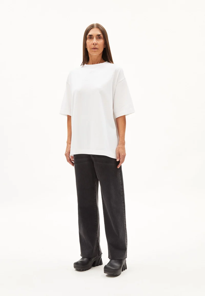LAAURI | white