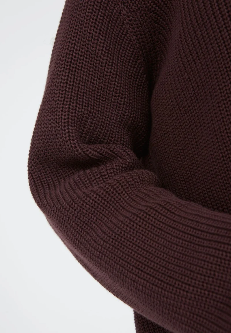 NURIELLAA | aubergine