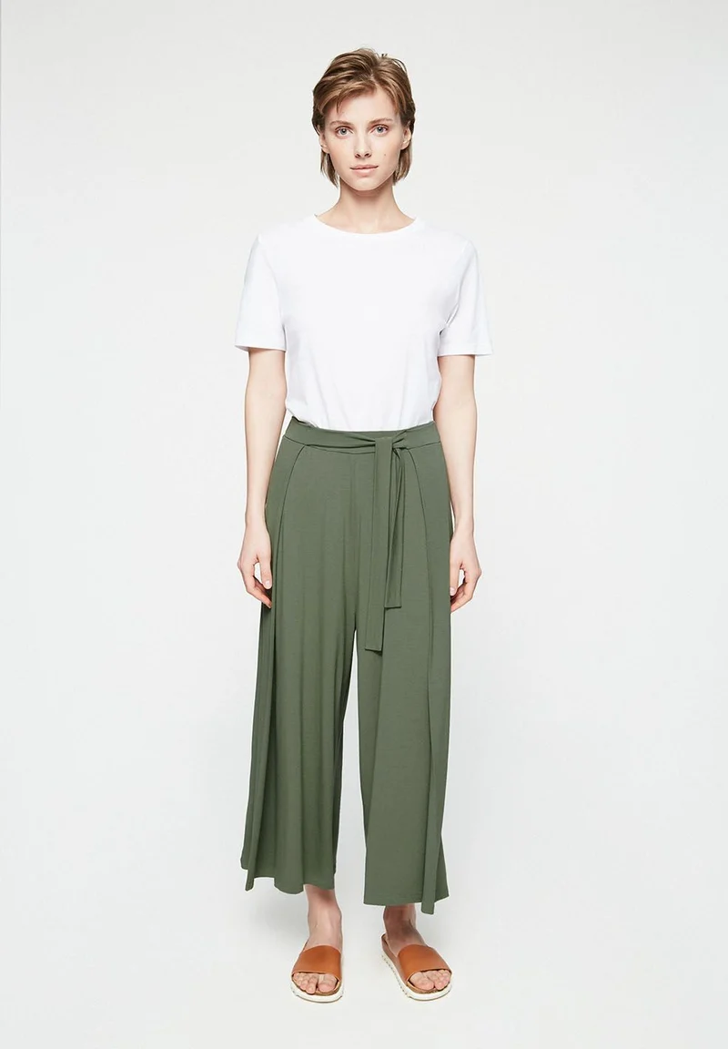 KARO LINAA SOLID | fresh olive