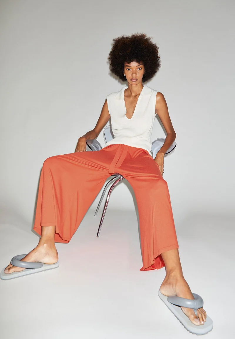 KARO LINAA SOLID | hibiscus
