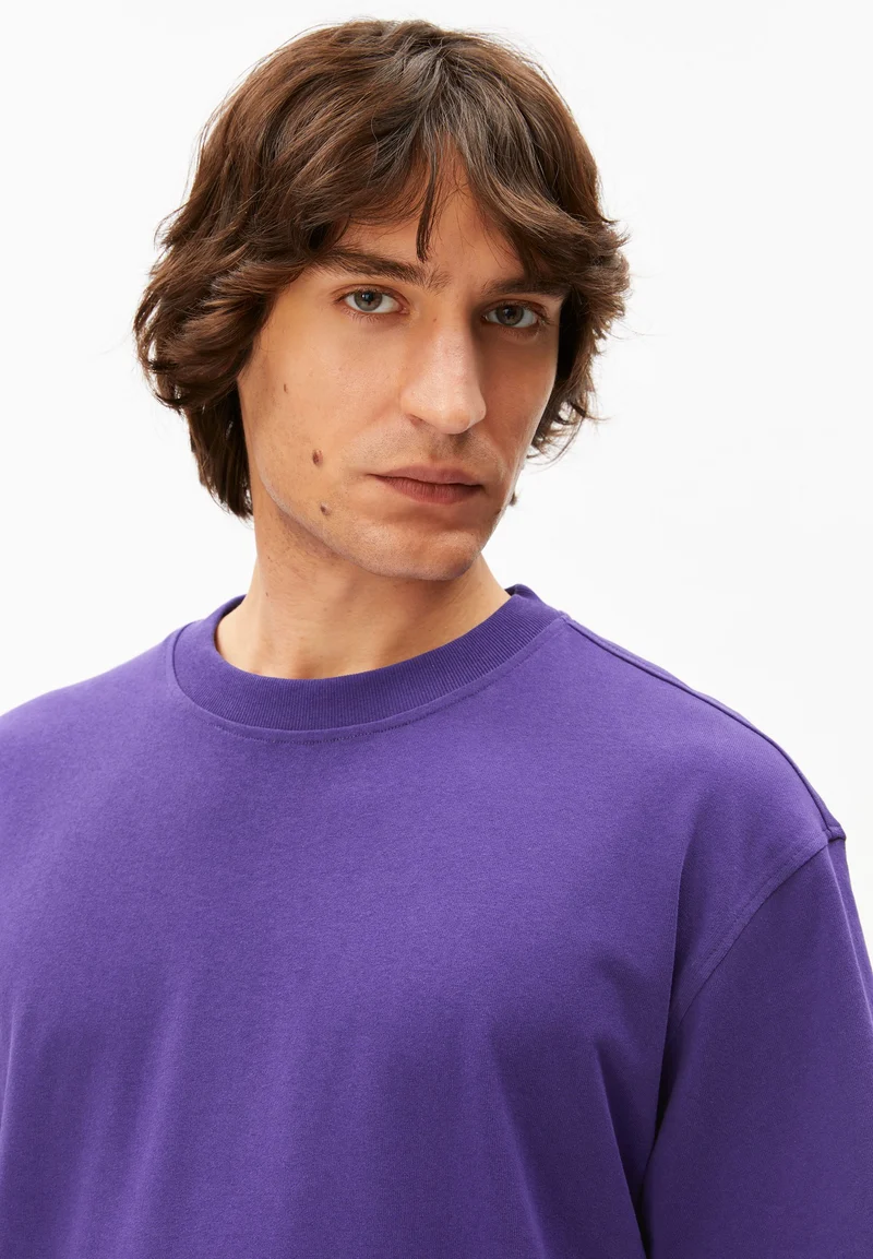 MAARKOS HEAVY WEIGHT T-SHIRT | pungent purple