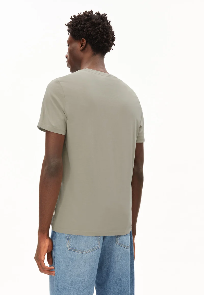 JAAMES T-SHIRT | light sage