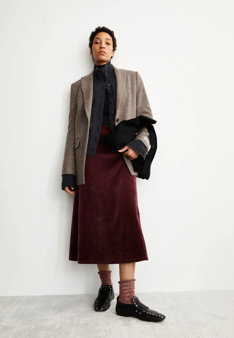 VOLAGAA SAMTROCK | dark cranberry