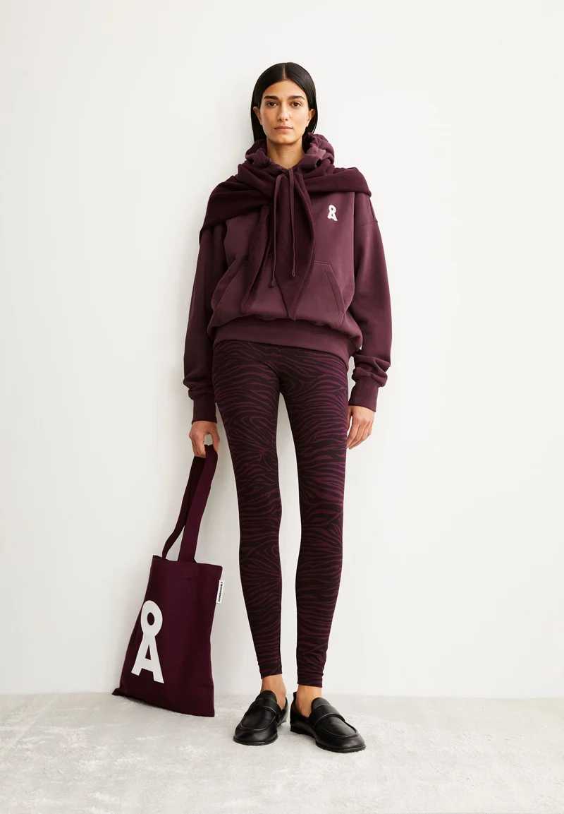 ICONIC Å FRANCISARAA HOODIE | dark cranberry