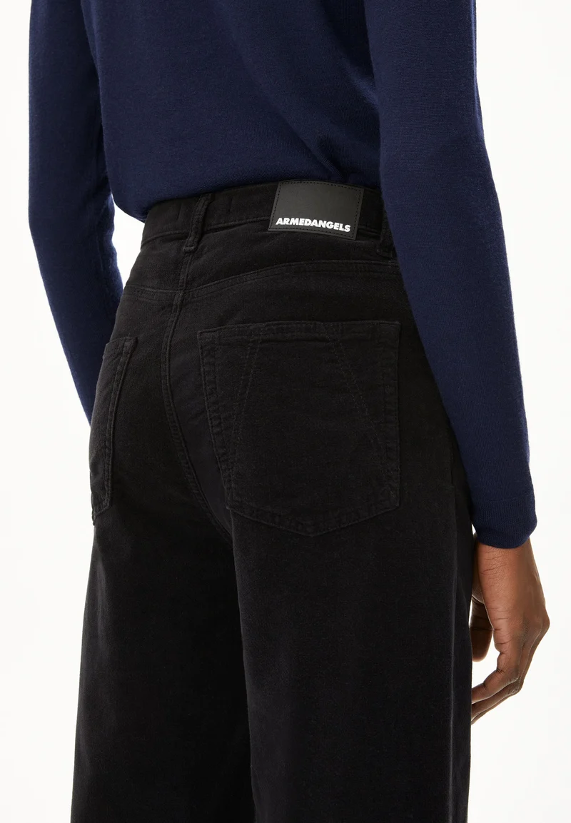 ENIJAA VELVET | black