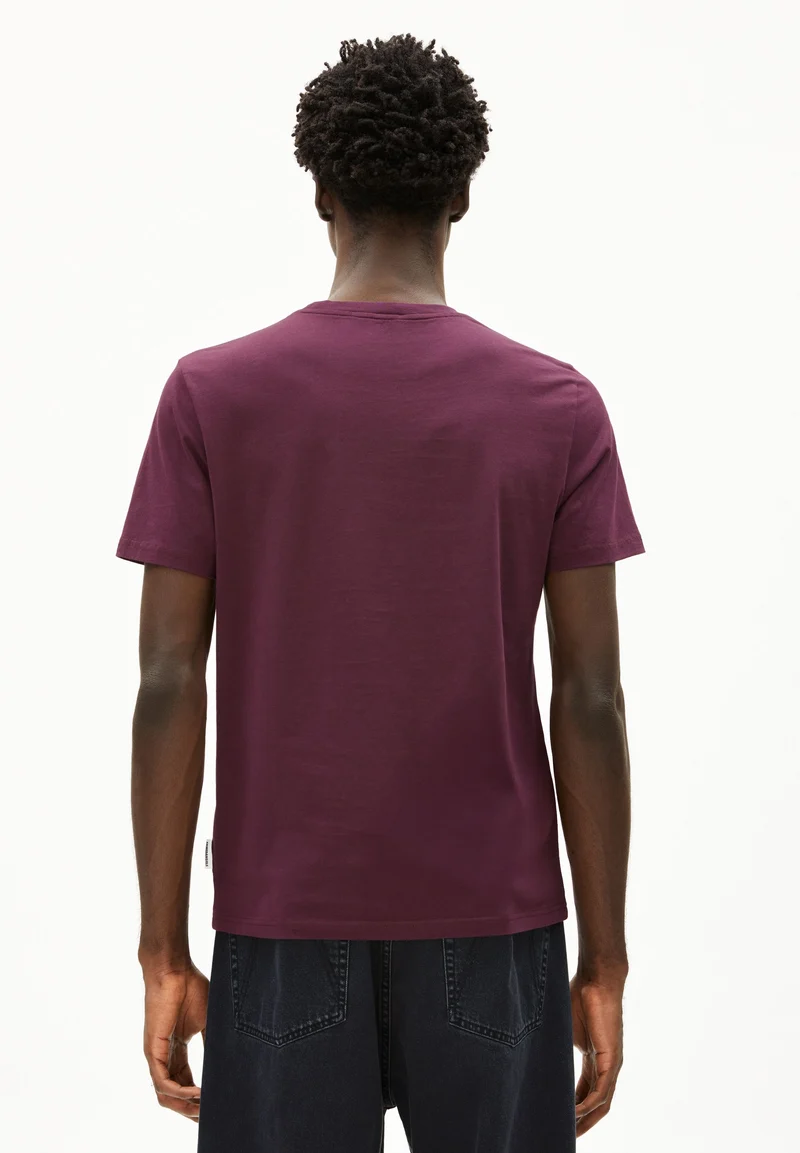 JAAMES T-SHIRT | dark cranberry