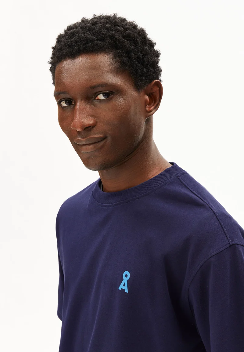 MAARKOS DETOX T-SHIRT | tinted navy