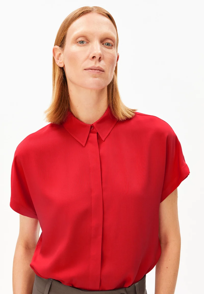 LARISAANA BLUSE | mars red