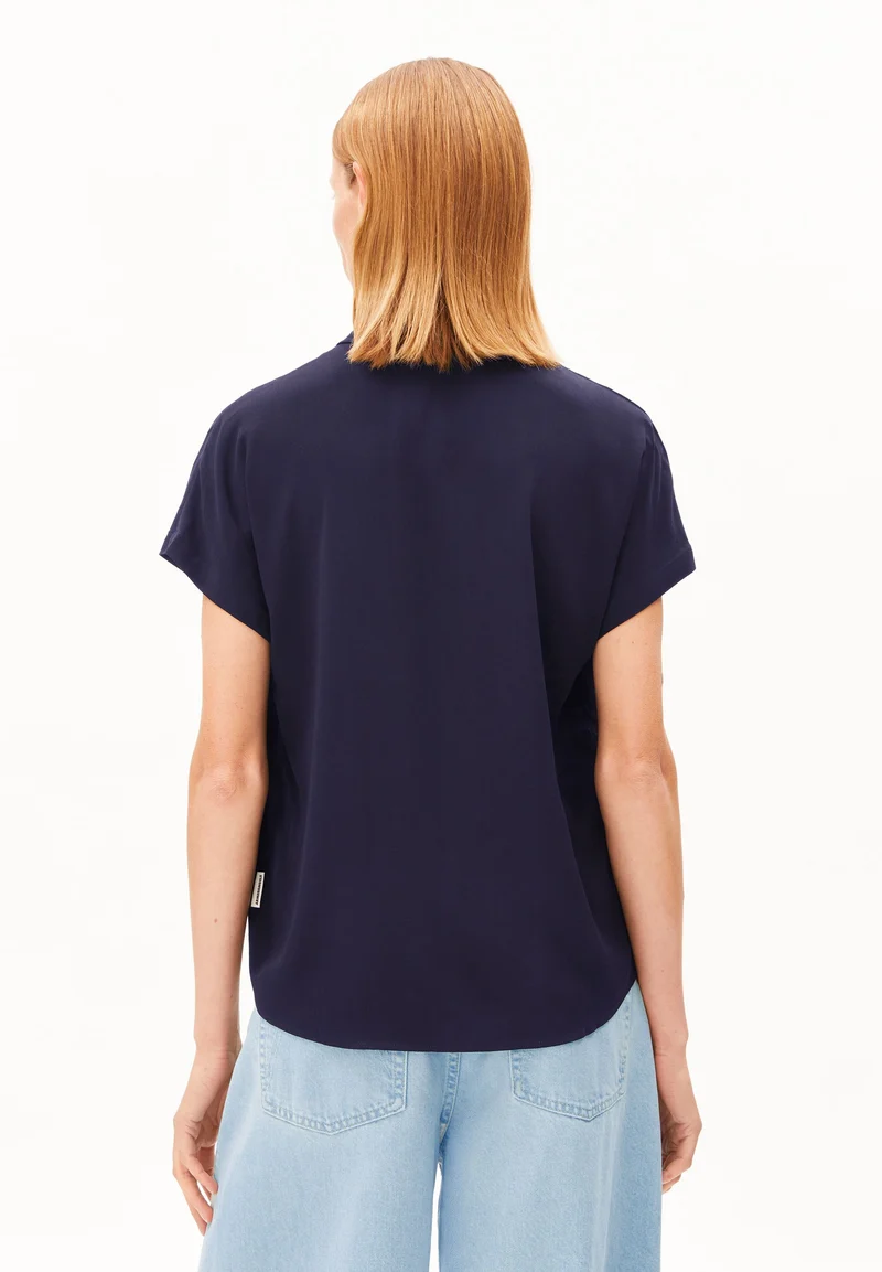 LARISAANA BLUSE | tinted navy