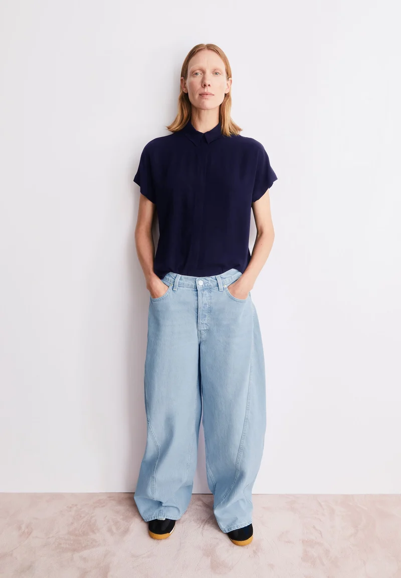 LARISAANA BLUSE | tinted navy