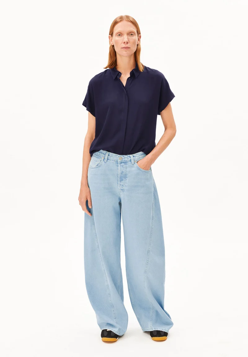 LARISAANA BLUSE | tinted navy