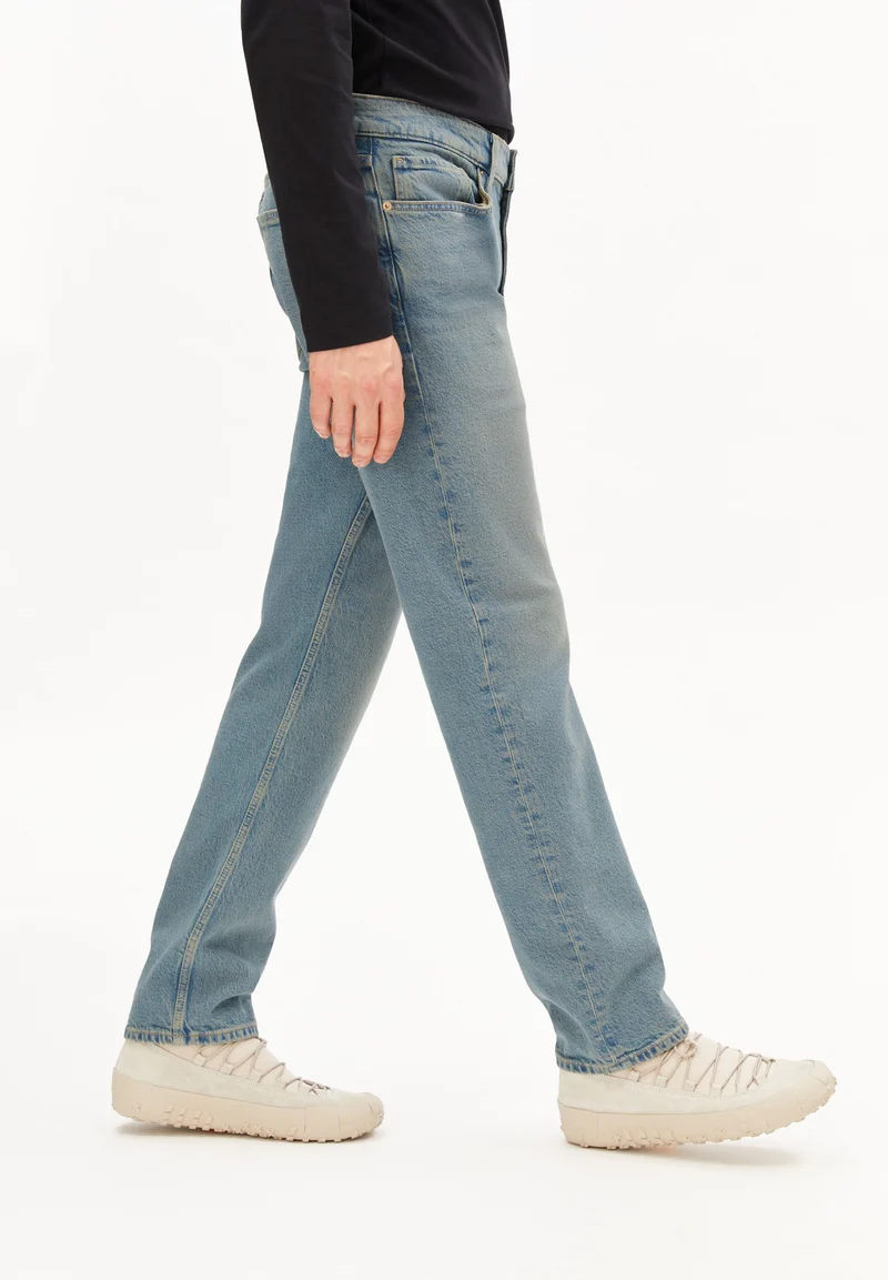 DYLAANO STRAIGHT JEANS | otra