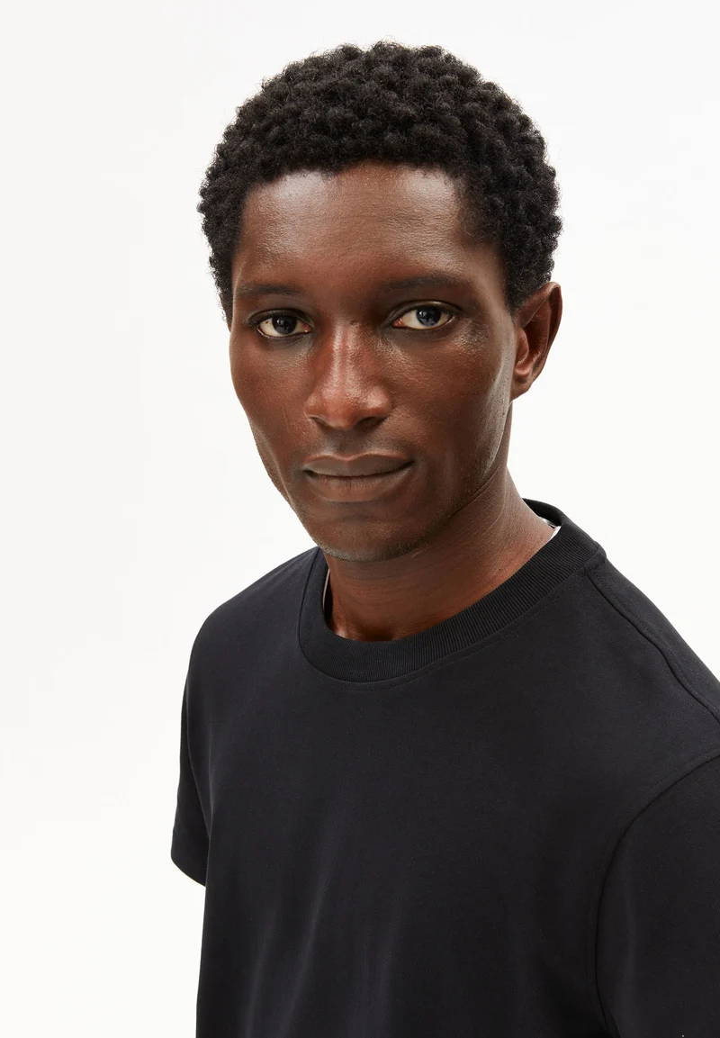 MAARKOS MID WEIGHT T-SHIRT | black
