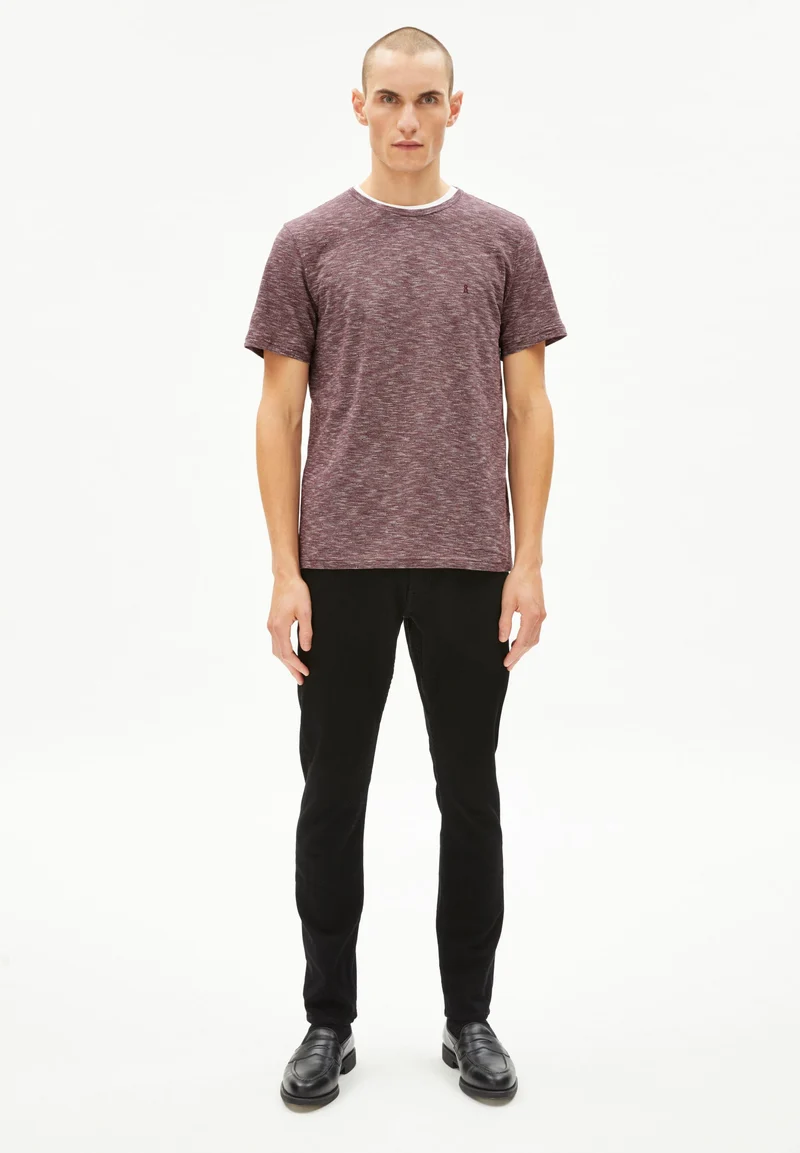 JAAMES STRUCTURE | dark aubergine-snow white