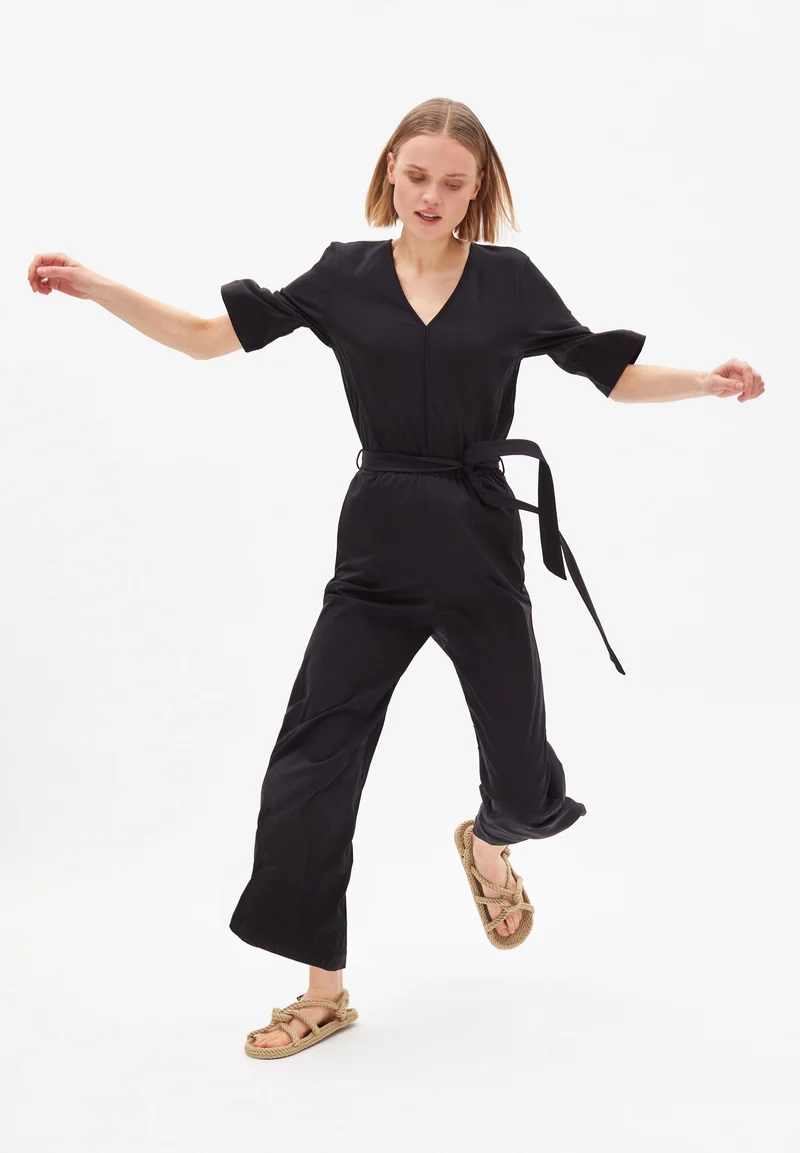 NAILAA SOLID | black
