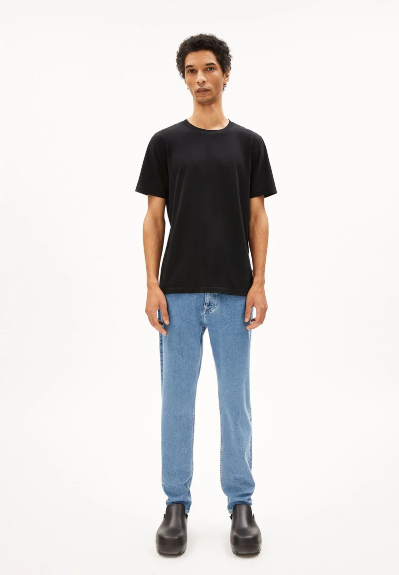 JAAMES T-SHIRT | black