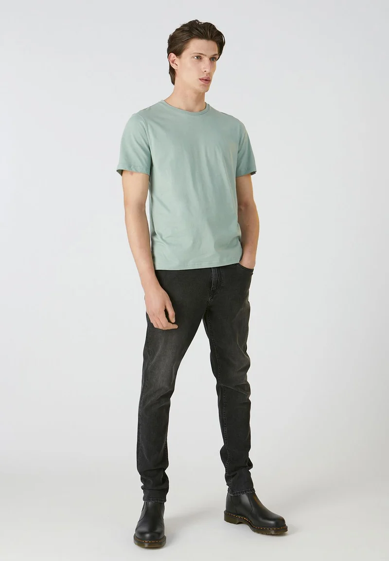 JAAMES T-SHIRT | chinois green