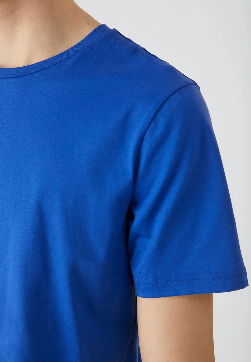 JAAMES T-SHIRT | klein blue