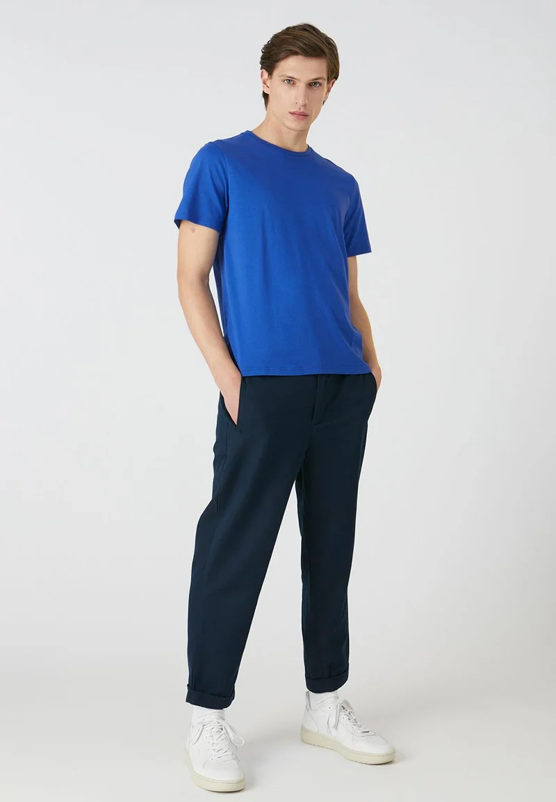JAAMES T-SHIRT | klein blue