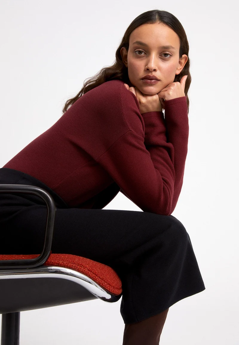 MEDINAA | ruby red