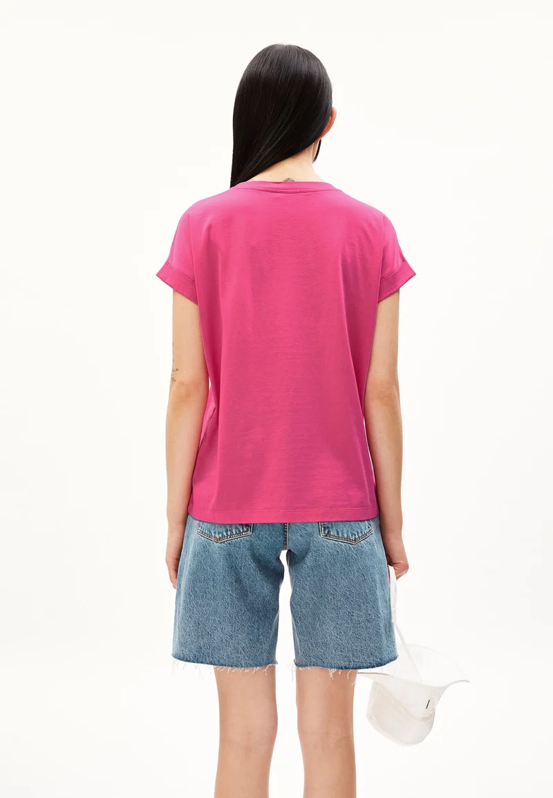 IDAARA T-SHIRT | bright raspberry