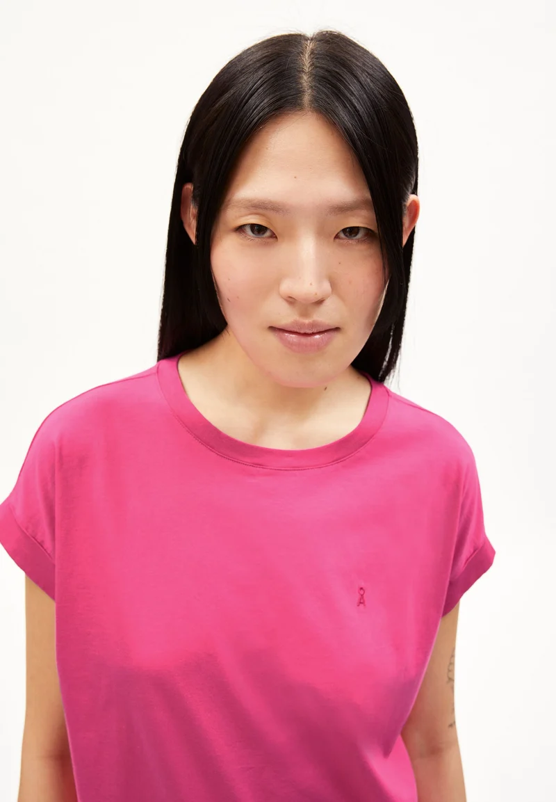 IDAARA T-SHIRT | bright raspberry