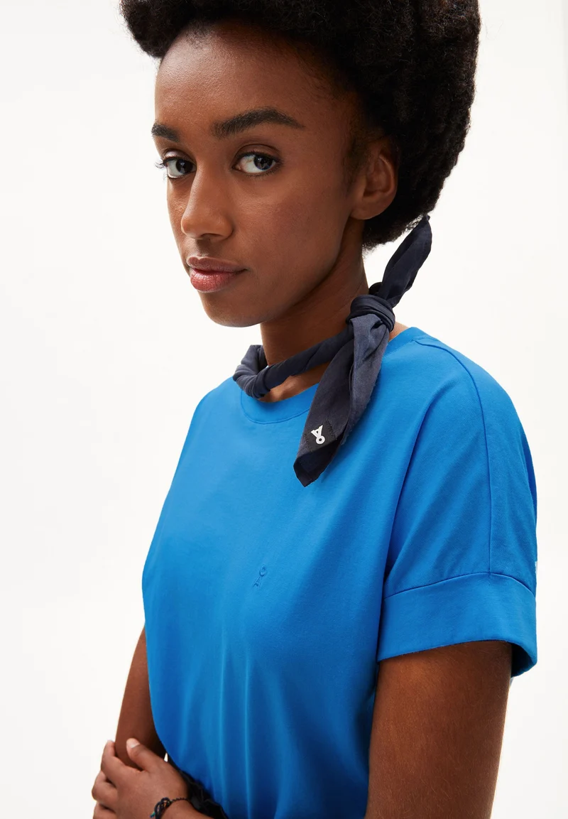 IDAARA T-SHIRT | warm blue