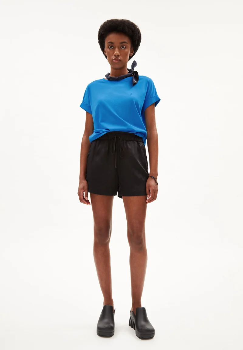 IDAARA T-SHIRT | warm blue