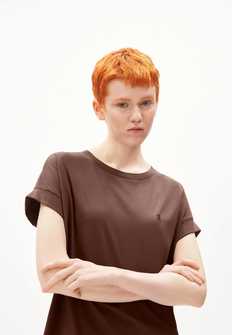 IDAARA T-SHIRT | deep brown
