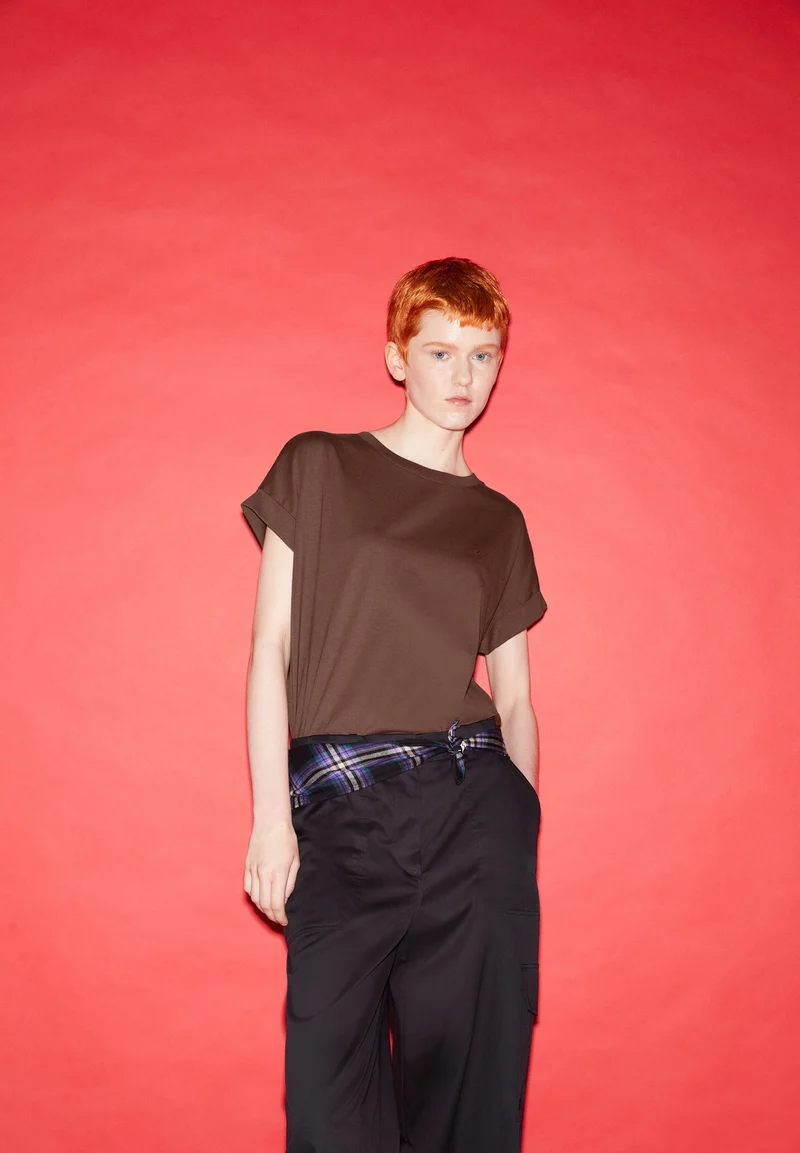 IDAARA T-SHIRT | deep brown