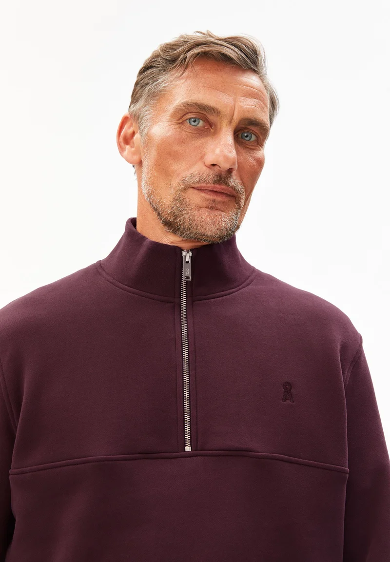 WAARLO FLEECE TROYER | dark cranberry