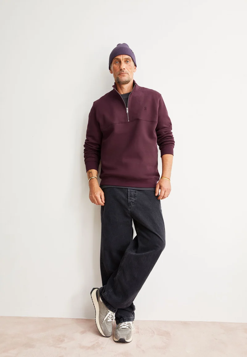 WAARLO FLEECE TROYER | dark cranberry