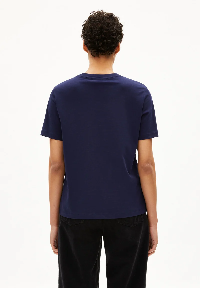 LUALAA T-SHIRT | tinted navy