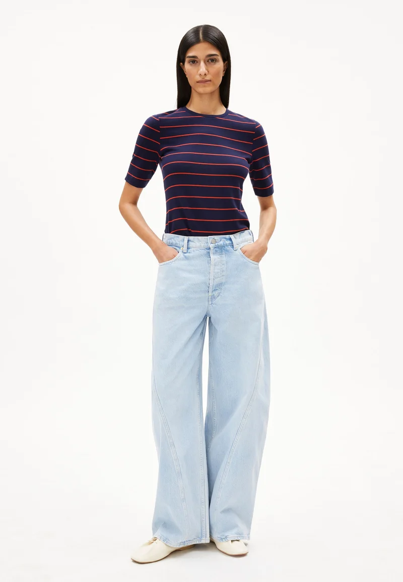 JAANISARA GESTREIFTES T-SHIRT | tinted navy-candy apple